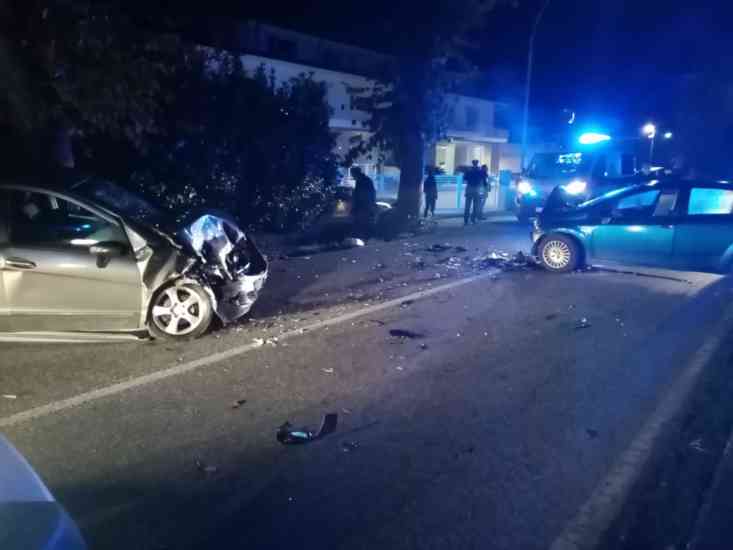 San Giorgio del Sannio, incidente frontale tra due auto: in due finiscono in ospedale (Foto) San Giorgio del Sannio, incidente frontale tra due auto: in due finiscono in ospedale (Foto)