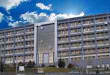 Trovato privo di vita davanti al garage: il giallo di un 56enne Frangipane