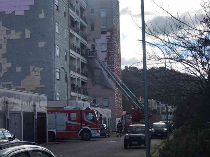 Via Saragat, ancora danni dovuti al maltempo: edifici danneggiati Via Saragat, ancora danni dovuti al maltempo: edifici danneggiati