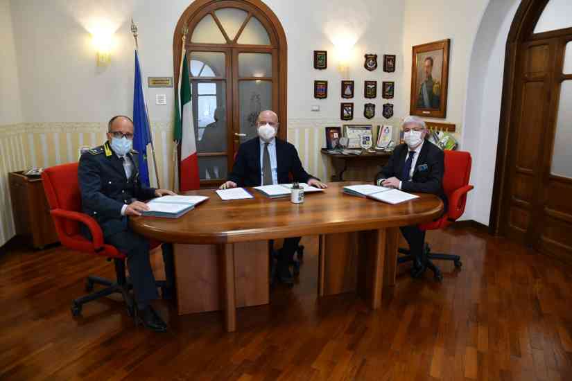 Salerno, siglato l’accordo per la lotta all’evasione fiscale: azione di contrasto nel Vallo di Diano Salerno, siglato l’accordo per la lotta all’evasione fiscale: azione di contrasto nel Vallo di Diano