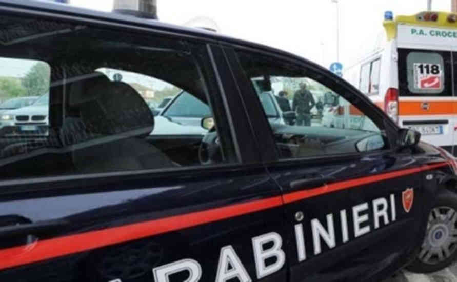 Con il marito morto da giorni si barrica in casa: la scoperta Con il marito morto da giorni si barrica in casa: la scoperta