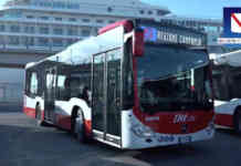 Bus viaggia con le porte aperte ad Ischia, azienda apre inchiesta