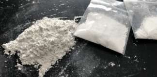Cocaina nei contenitori dei medicinali, in casa più di 2 chili di droga Cocaina