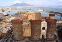 Disoccupati in protesta sul tetto del Maschio Angioino Maschio Angiono, Napoli