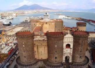 Disoccupati in protesta sul tetto del Maschio Angioino Maschio Angiono, Napoli