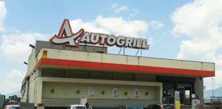 Ripartono dall’autogrill e dimenticano la figlia di 10 anni: paura sulla A2
