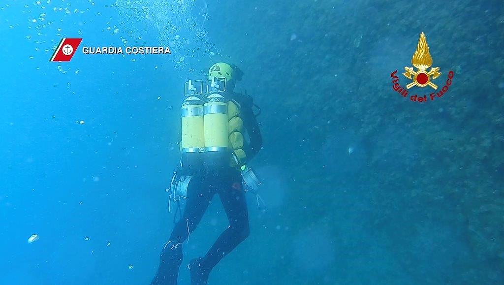 Napoli, sub denunciato dai carabinieri per pesca di frodo a Napoli Napoli, sub denunciato dai carabinieri per pesca di frodo a Napoli