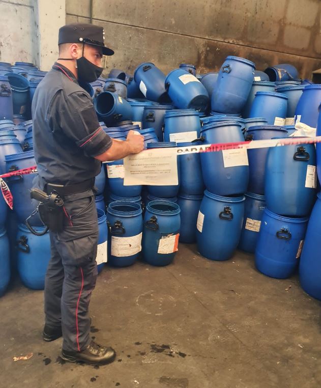 Buccino, deposito incontrollato di rifiuti: area sotto sequestro e sanzione ad imprenditore Buccino, deposito incontrollato di rifiuti: area sotto sequestro e sanzione ad imprenditore