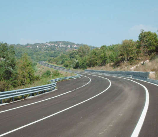 Fondo Valle Isclero, eseguite le attività di pavimentazione stradale