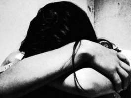 Segregata per ore in una cantina e violentata: arrestato un 26enne