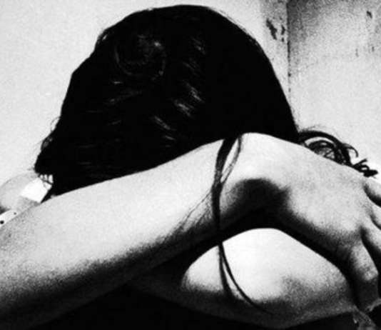 Scopre relazione marito con badante: botte e soprusi da entrambi