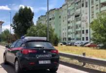 Blitz dei Carabinieri al rione Bronx di Caivano, cartucce e tirapugni in vano ascensore