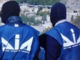 Clan Amato-Pagano, la Polizia trova e sequestra auto e moto sottratte a blitz