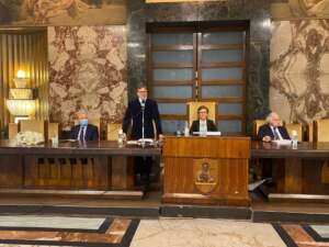 Salerno, il Comune apre ma resta zitto ed in attesa