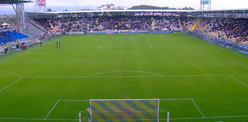 Frosinone Benevento a porte chiuse: nuova beffa per i tifosi giallorossi
