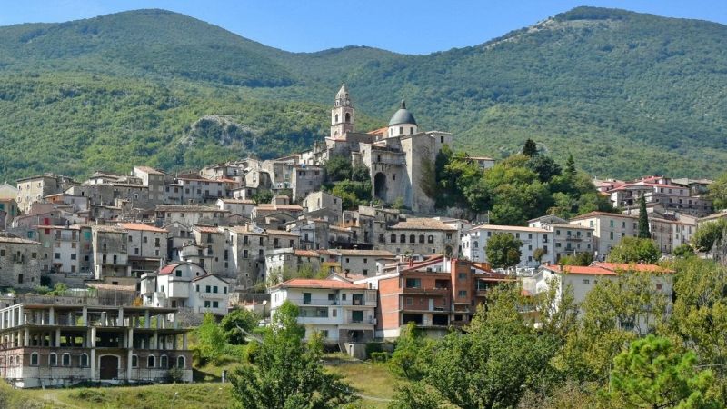 Dramma a Cusano Mutri, uomo trovato senza vita in un bosco