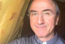 Sfiducia De Angelis, l’ex Parroco: chi semina vento raccoglie tempesta