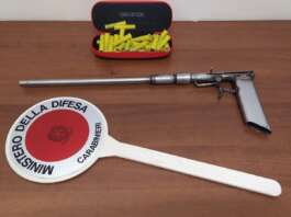 Eboli, in casa con pistola e munizioni: arrestato 32enne