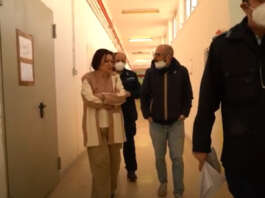 Carcere di Fuorni, la direttrice Romano: “I detenuti spesso ti accerchiano con richieste pressanti” (VIDEO)