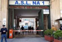 Aveva un tappo di bottiglia incastrato nell’esofago: operato d’urgenza, sta bene