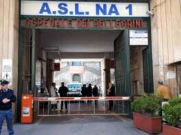 Per scattare un selfie cade dal Monte Echia a Napoli, grave 20enne
