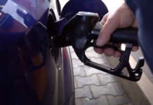 Vendeva carburante ‘allungato’, gestore pompa di benzina denunciato per frode