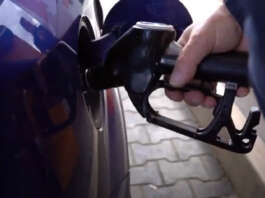 Scendono i prezzi dei carburanti ma in Campania i dati peggiori