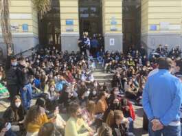 Liceo Tasso, pace fatta: la preside definisce “ragionevole” il documento degli studenti