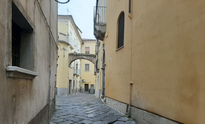 Chiusura temporanea al traffico domani in via Annunziata