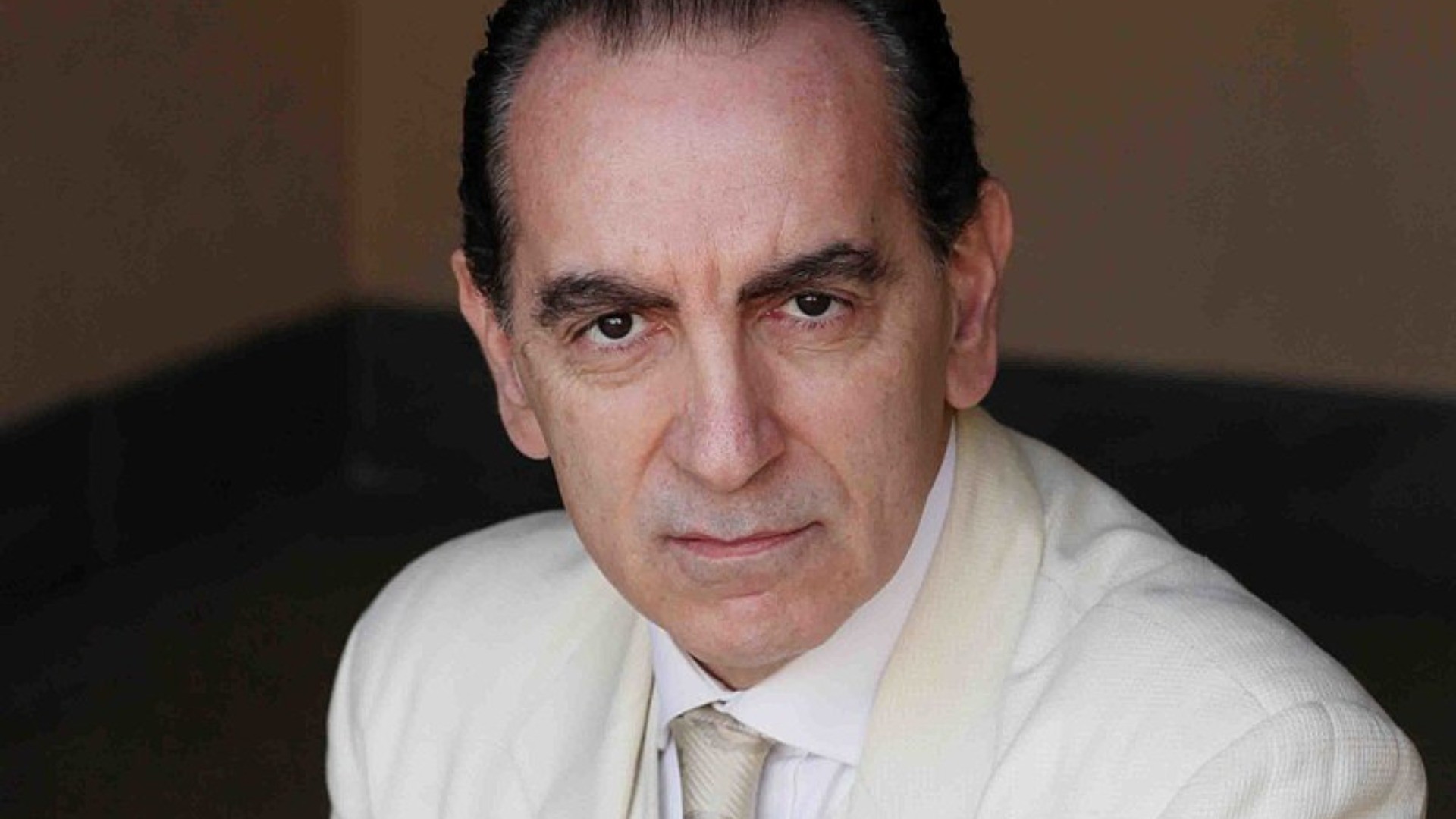 Napoli, è morto l’attore Gennaro Cannavacciuolo: aveva 60 anni