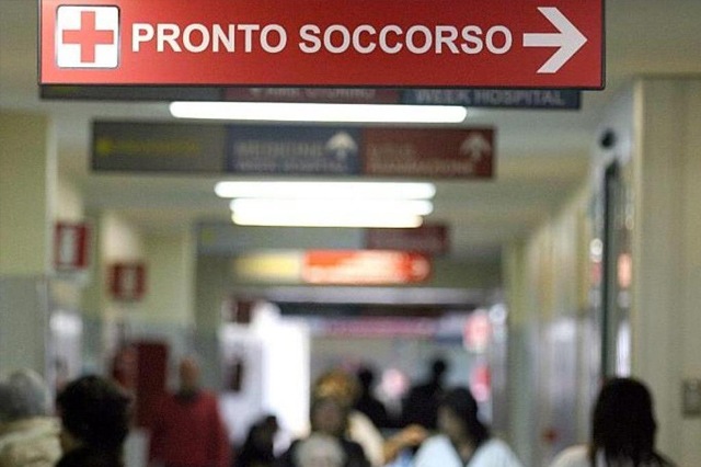 Choc in ospedale, 34enne napoletano aggredisce l’ex convivente 