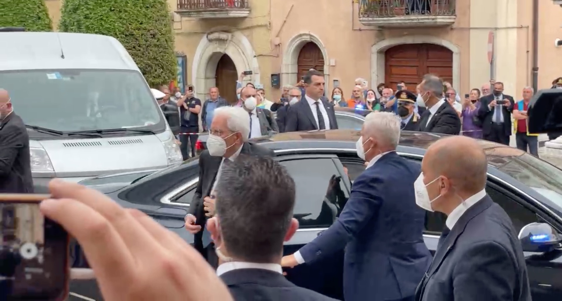 VIDEO/ Funerali di De Mita, Mattarella è appena atterrato a Nusco