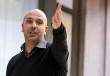Checco Zalone sbanca il box office: esordio boom per il suo “Buen camino”
