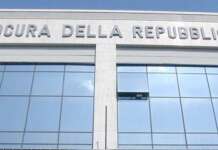 Minaccia la paziente per farsi svendere casa a Roma: psichiatra di Benevento a processo