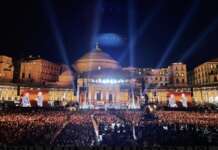 Napoli, concerti in Piazza del Plebiscito, i comitati: “Dal Comune maxi sconti ai big”