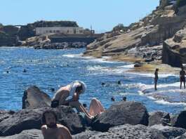 Allarme per il mare della Gaiola: per Forza Italia e ambientalisti c’è uno scarico di troppo
