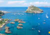 A Ischia cabinato si schianta sugli scogli, ferito lo skipper