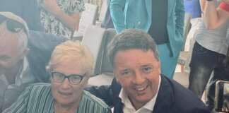 Renzi a Napoli dice da chi è formata la coppia dell’anno