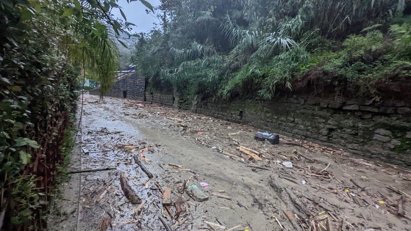 Frana a Casamicciola, ancora 20 persone isolate senza acqua e luce
