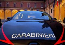 Fingono una frode e convincono un imprenditore a spostare 24mila euro