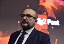 Regionali, battuta dell’ex ministro Sangiuliano: “Mi candido a sindaco di Parigi”