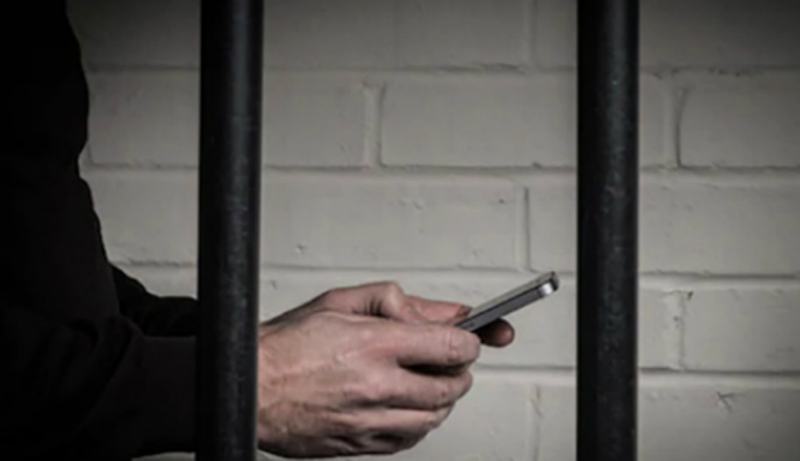 Droga e cellulari introdotti illecitamente carcere: 30 arresti a Napoli