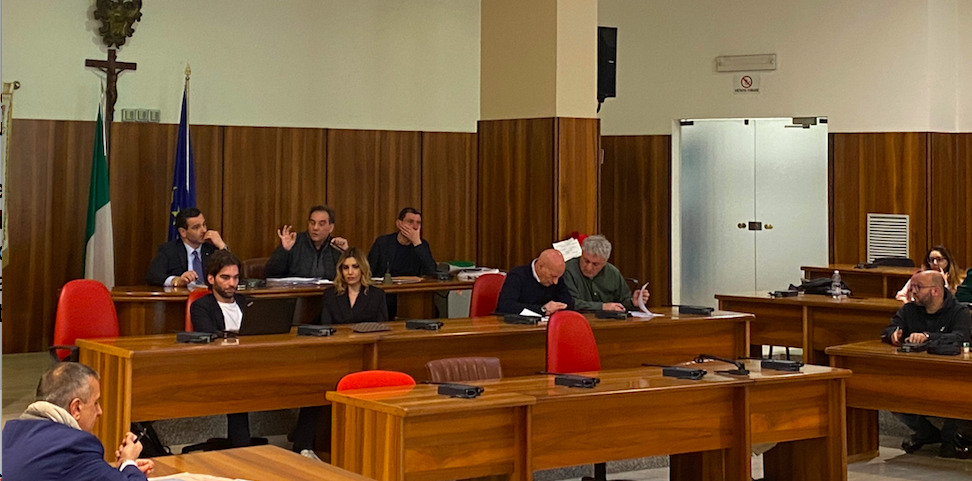 Consiglio comunale, riesplode lo scontro tra Maggio e Iannuzzi sulle minacce a Todisco