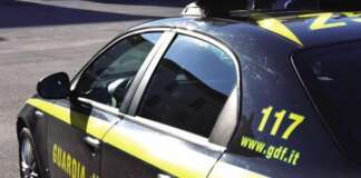 Sequestrato deposito di rifiuti tessili privo di sistema antincendio, denunciato pregiudicato