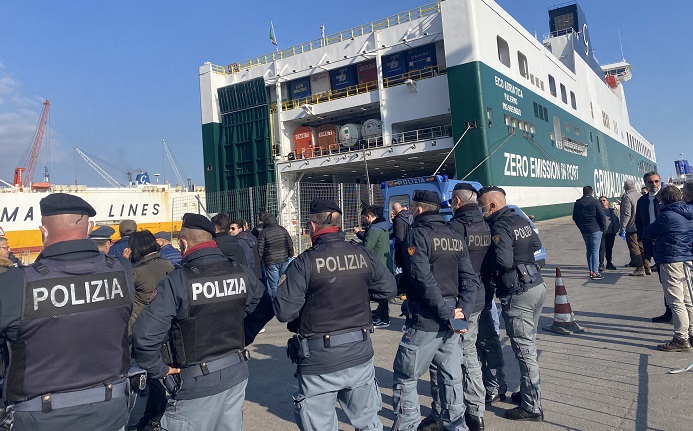 Migranti Salerno 