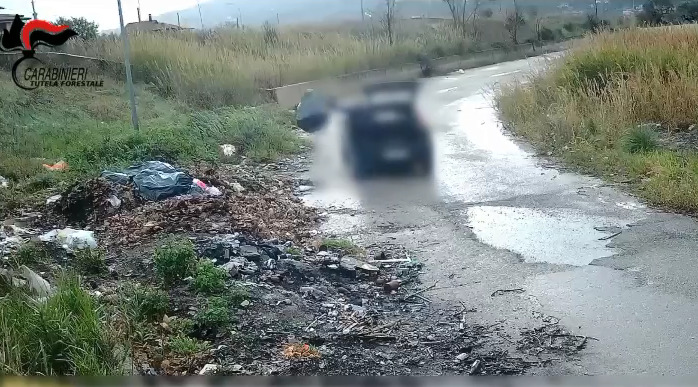 Sversamento illecito di rifiuti nel Sannio: diverse persone incastrate dalle telecamere (VIDEO)