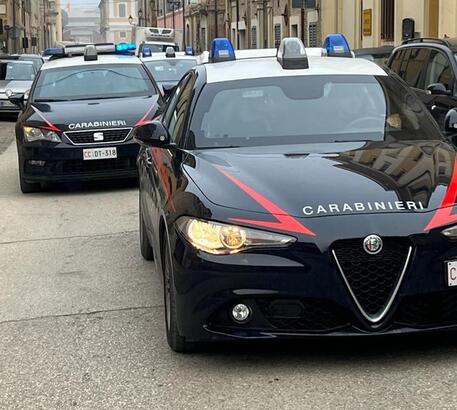 Picchia l’ex moglie fino a minacciarla di morte: arrestato un uomo di origini albanesi Picchia l’ex moglie fino a minacciarla di morte: arrestato un uomo di origini albanesi