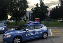 Armato di coltello contro sorella e nipotina: arrestato l’anziano