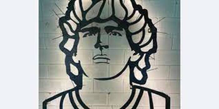 Sala Consilina una scultura in ferro di Maradona il ‘Diego