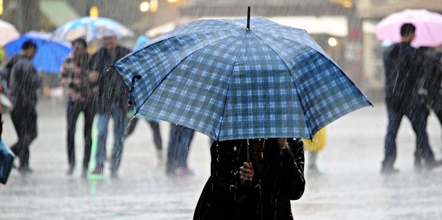 Prorogata l’allerta meteo, domani chiusi i parchi a Napoli